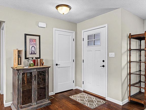 5th image of 1605 E Vernon Dr