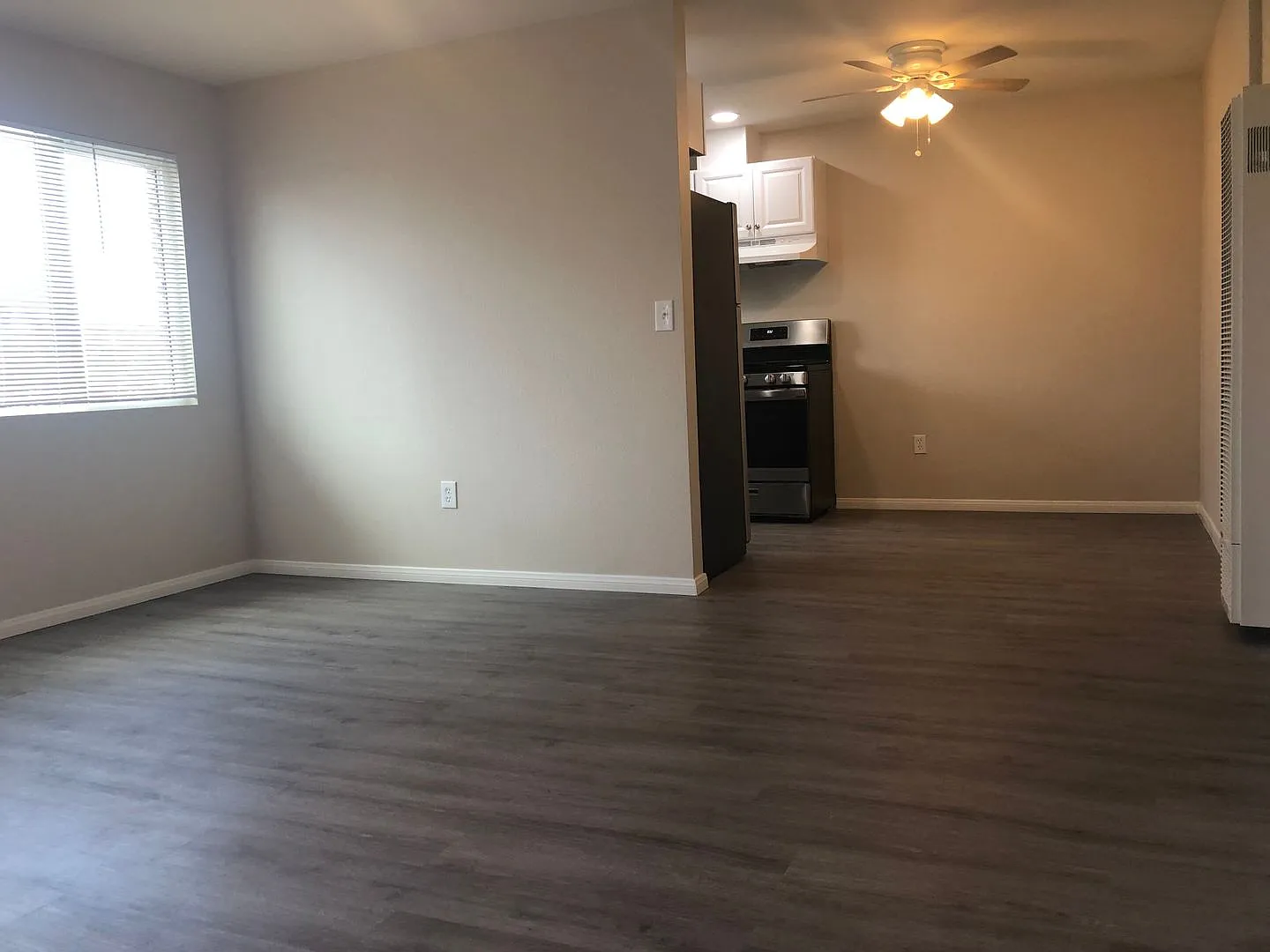 1075 Donax Ave — Photo 4