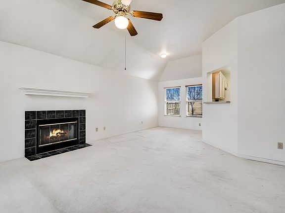4th image of 606 Orchard St