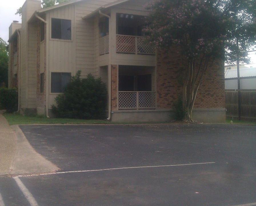 1st image of 421 W San Antonio St #1-J