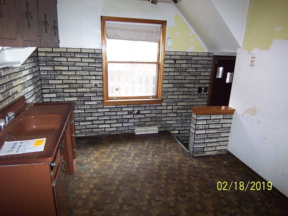 4th image of 10919 S Avenue G