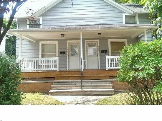 590 & 592 Thayer St photo 1