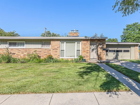 120 Redruth Ave, Clawson, MI 48017