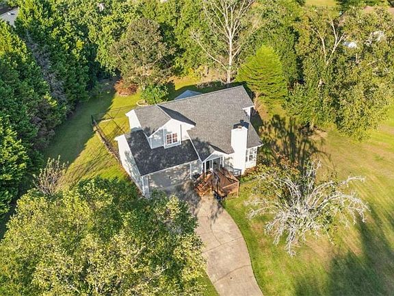 2nd image of 359 Scenic Ln
