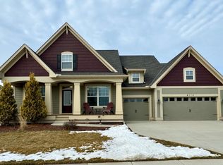 4116 Vista View Dr, Chaska, MN 55318