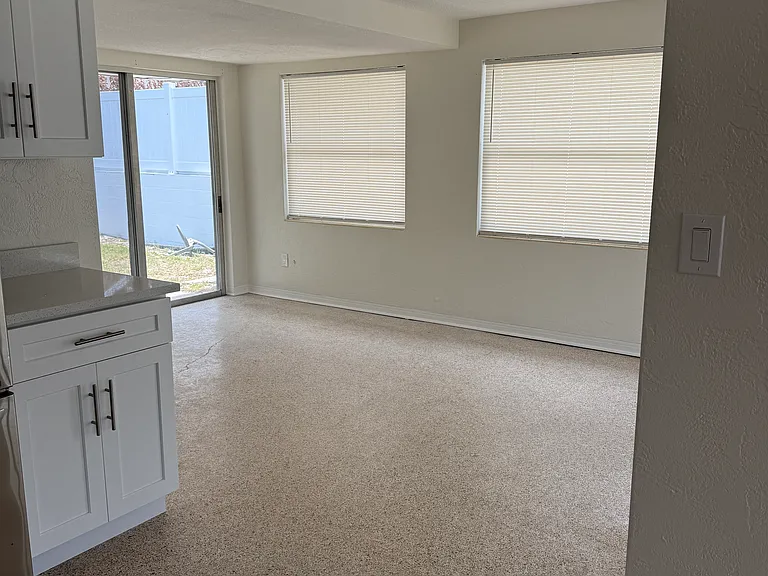 extra dining or sitting area off kitchen
