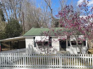 11 Cloverdale Dr, Natchez, MS 39120