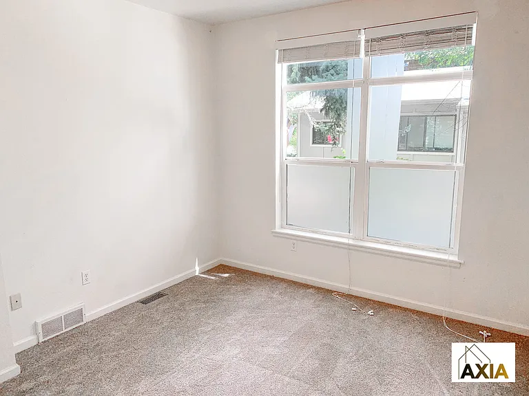 2222 Walnut St #1 — Photo 8