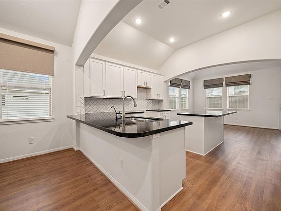5th image of 10422 Milford Woods Ln