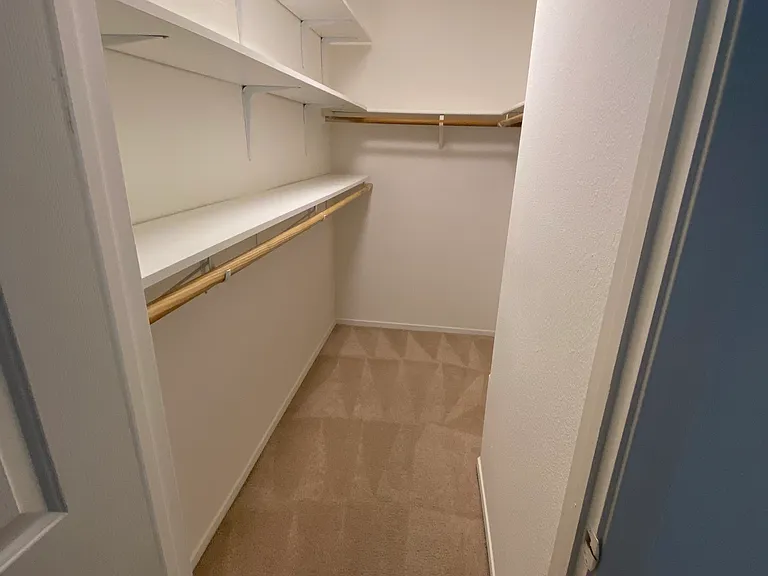 Deer Park Apartments - 95-99 Professional Center Pkwy — Photo 23
