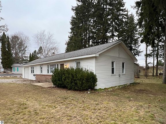 2nd image of 5980 W Lakeview Dr