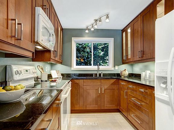 3rd image of 13283 15th Ave NE #B19