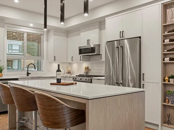 45500 Campus Dr #35, Chilliwack, BC V2R 6E9