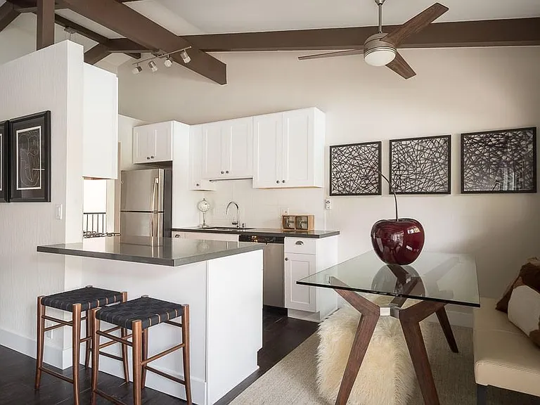 Woodlark Residences — Photo 3