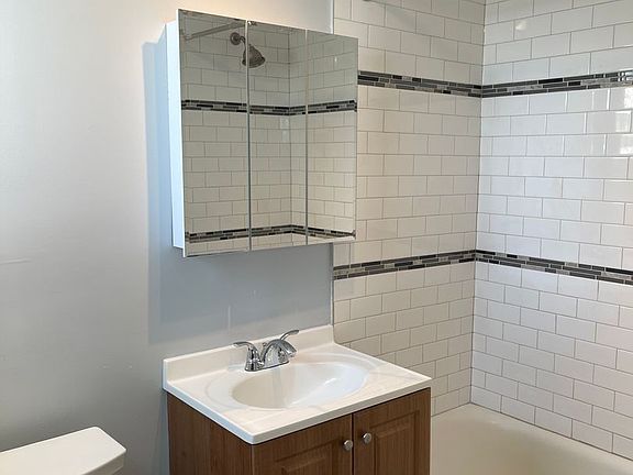 3rd image of 169 Nassau Ave #11