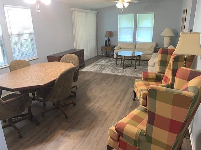 2nd image of 1822 E Schwartz Blvd