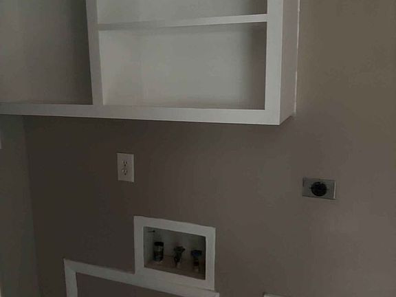 5th image of 330B Gladys St #B