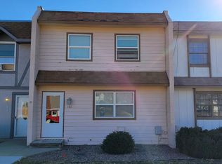 182 Gamble Ln, Pueblo, CO 81001