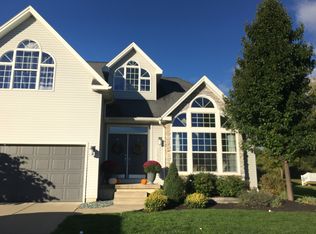 5994 Pinehurst Ct, Lake View, NY 14085