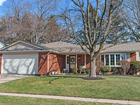 4th image of 380 Lytton Way