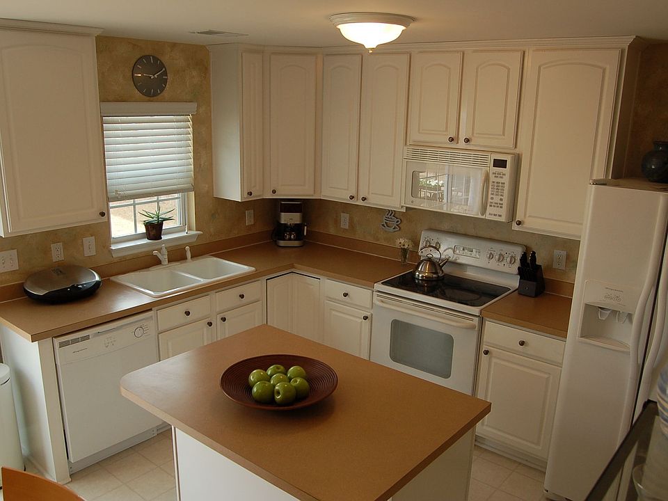 2nd image of 111 Sparkleberry Ln