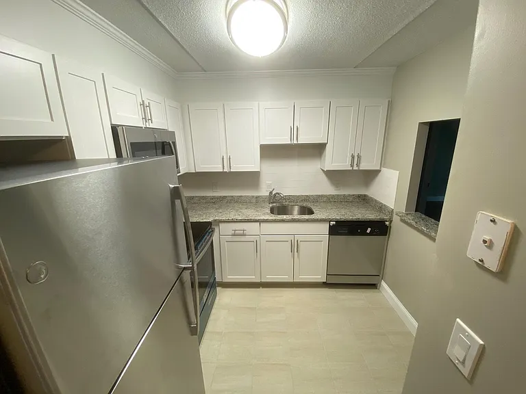 748 Highland Ave #314 — Photo 2