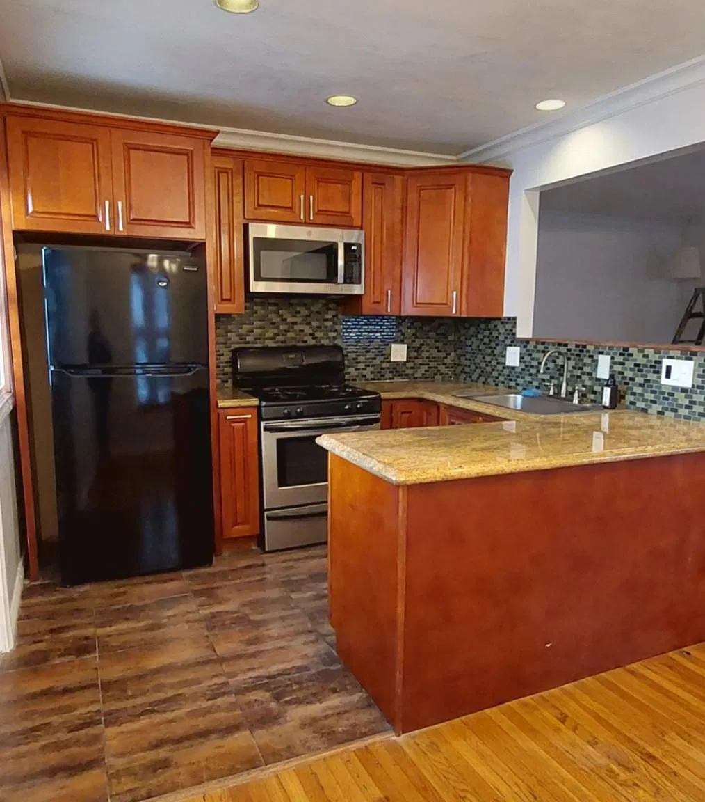 208 Esperanza Ave — Photo 2