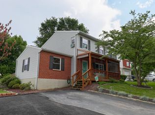 1071 Monticello Ln, Lancaster, PA 17603
