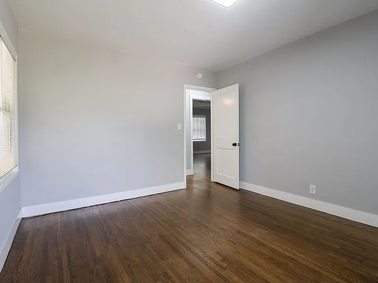 4046 E 23rd St — Photo 16