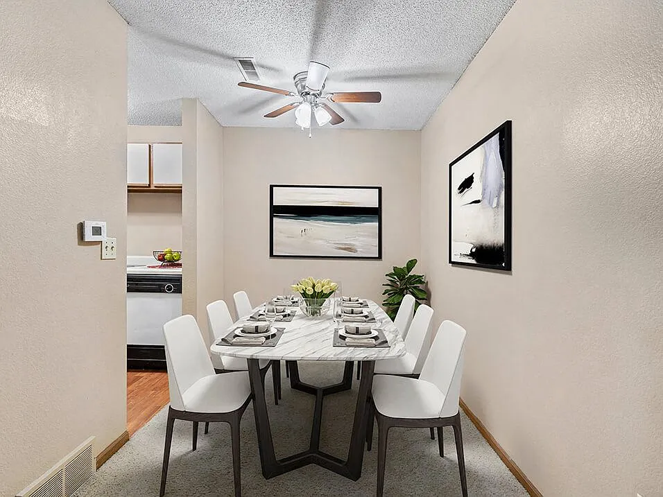 Alexandra Apartments — Photo 2