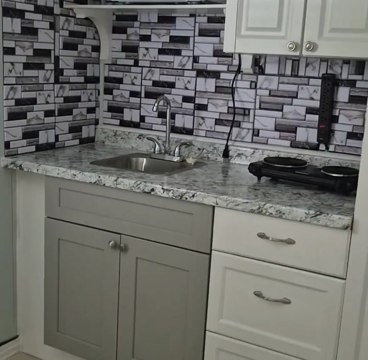1 bed, 250 sqft, $1,050 — Photo 3