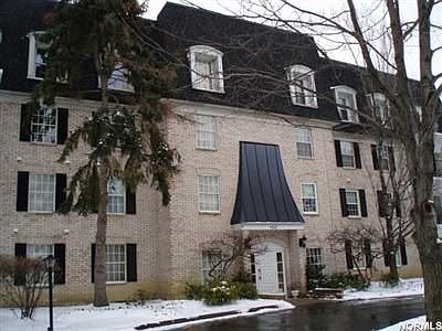 3rd image of 1931 King James Pkwy APT 202