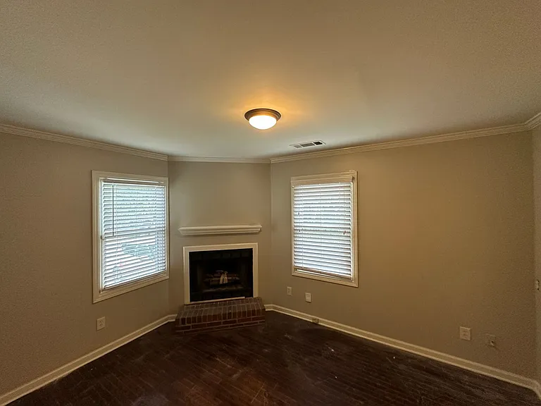 2888 Midland Ave — Photo 6