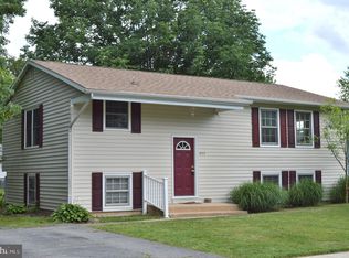 800 Broadfield Dr, Newark, DE 19713