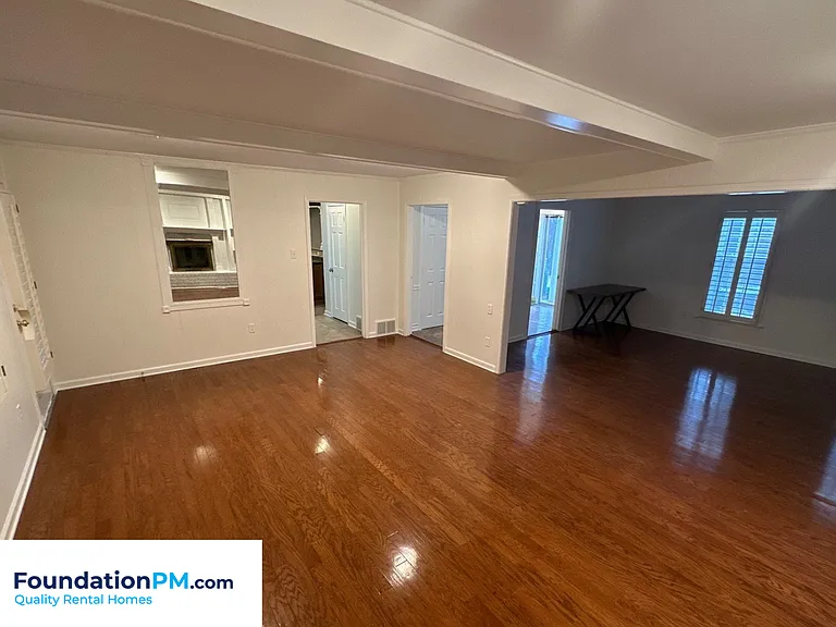 7939 Dovie Ln — Photo 11
