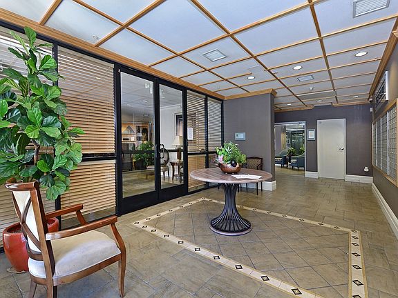 4th image of 1480 Broadway Unit 2206