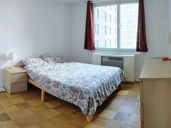 4th image of 230 W 55th St APT 17G