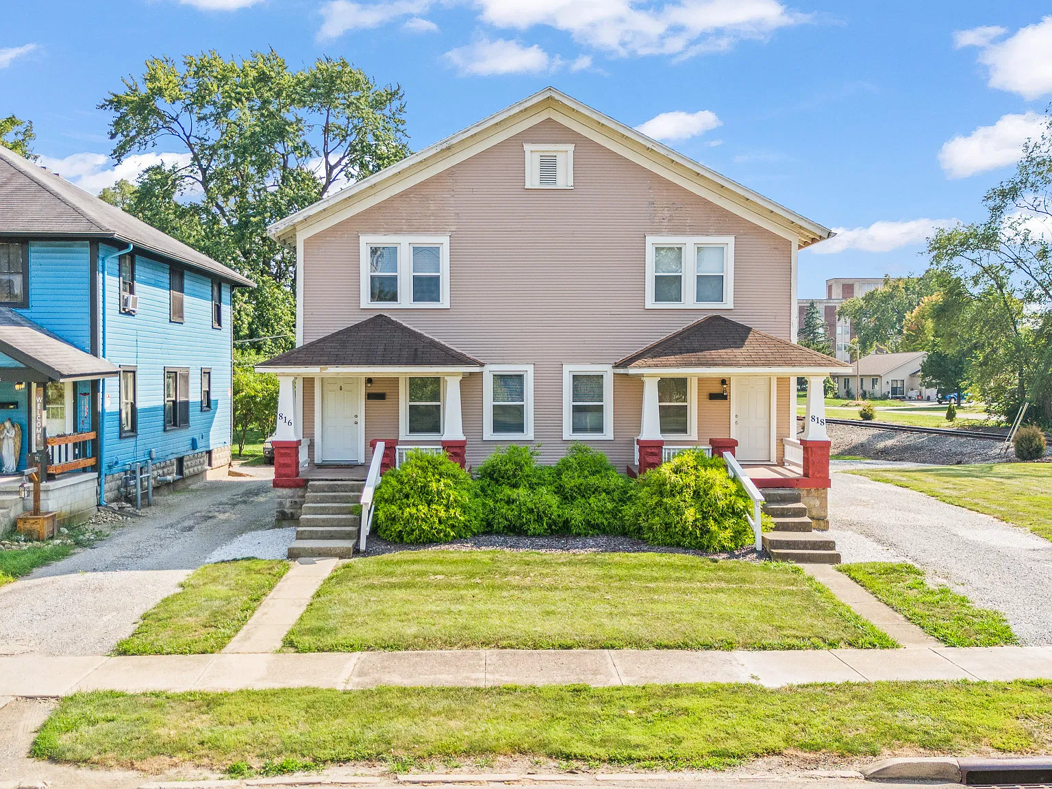 3 bed, 1296 sqft, $1,345 — Photo 1