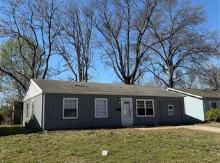 1128 Saint Boniface Dr, Cahokia, IL 62206