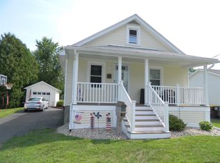 32 New York Ave, Rensselaer, NY 12144