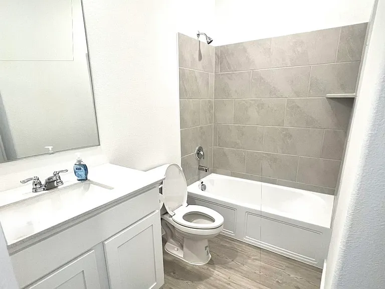 1904 Adams Dr — Photo 7