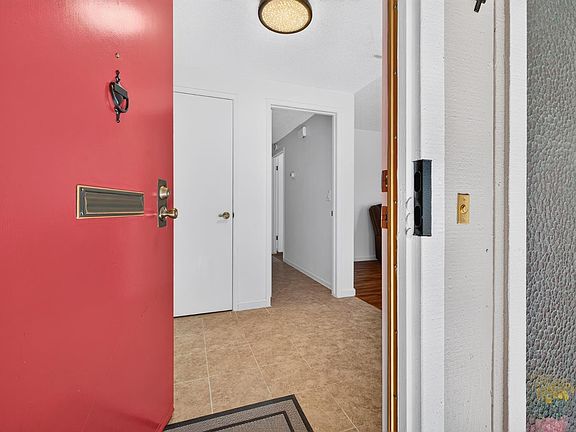 3rd image of 24 Aspen Meadows Circle