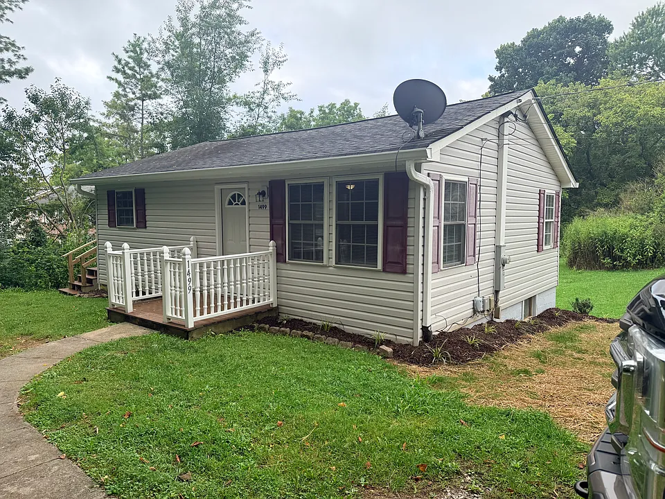 1499 Glyn Cir