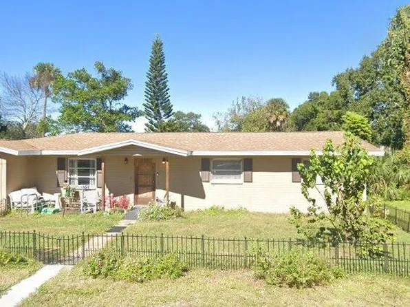 204 9th St, New Smyrna Beach, FL 32168