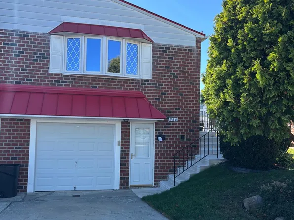 550 Arnold St, Philadelphia, PA 19111