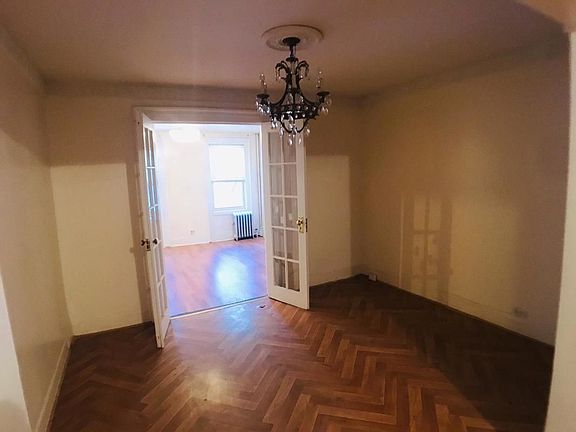 3rd image of 28 Van Buren St #G1