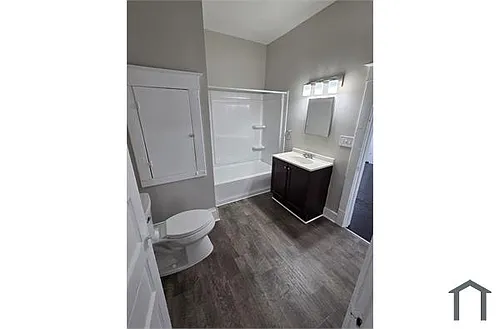 295 Mason Ave Photo 1