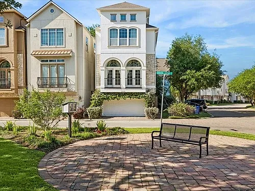 2602 Coastal Greens Dr Photo 1
