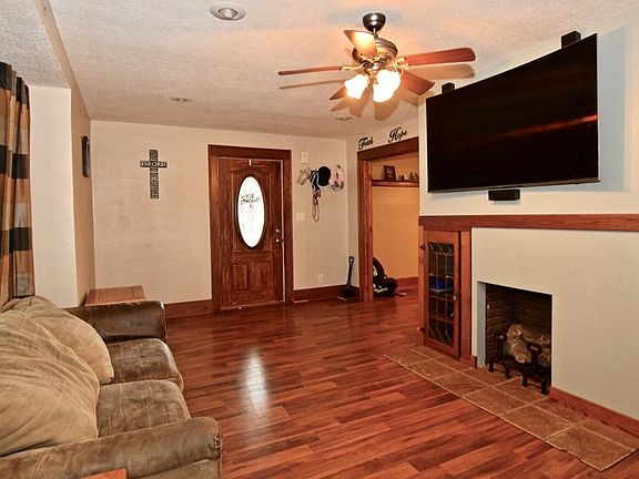 5th image of 752 Oak Grove Ave