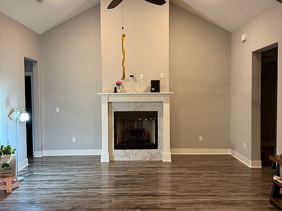 4th image of 557 N Greylag Way